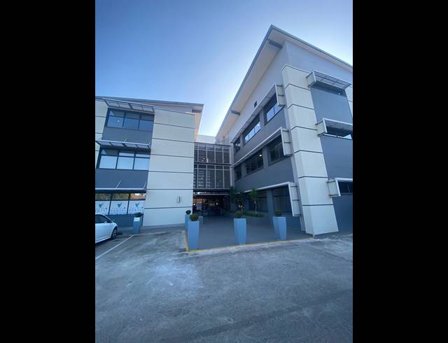 79M² BUSINESS TO LET IN CHASE VALLEY